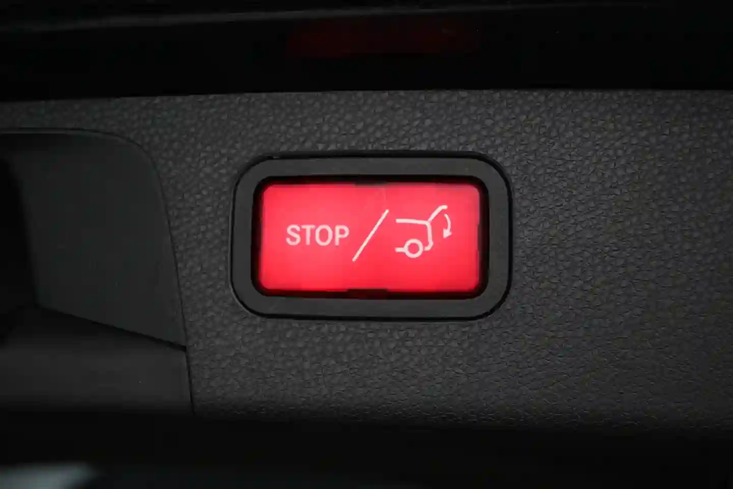Car Image - 3IE0saZJOwIe47ioD0UjPC