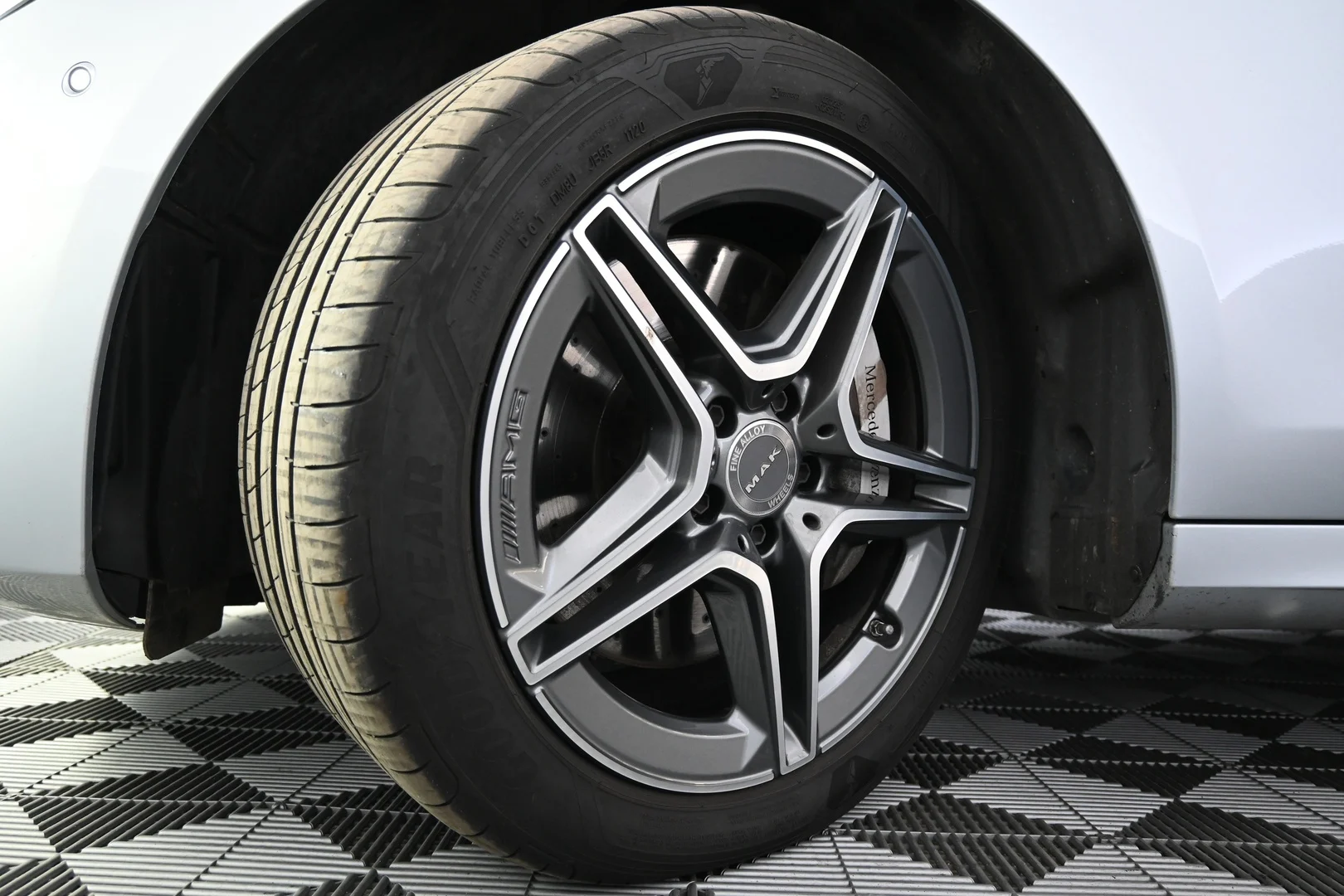 Car Image - 1IfMRQuouA5DKV6YbEFBLR