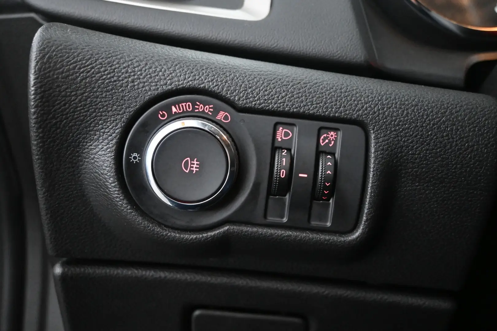 Car Image - 5kIZbr6xlzjHoZORfNDLzn