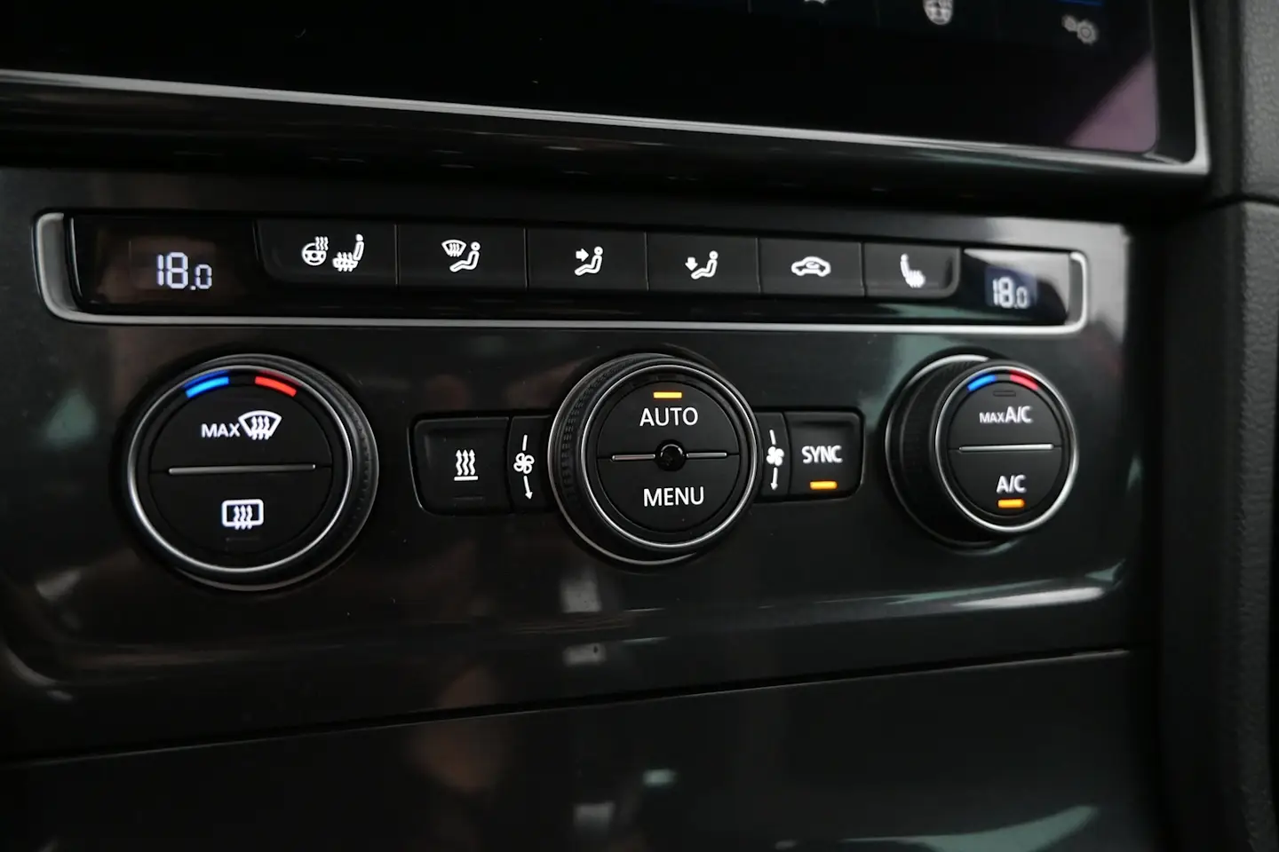 Car Image - 3ESnUwdMVgnO9mYlT9yH79