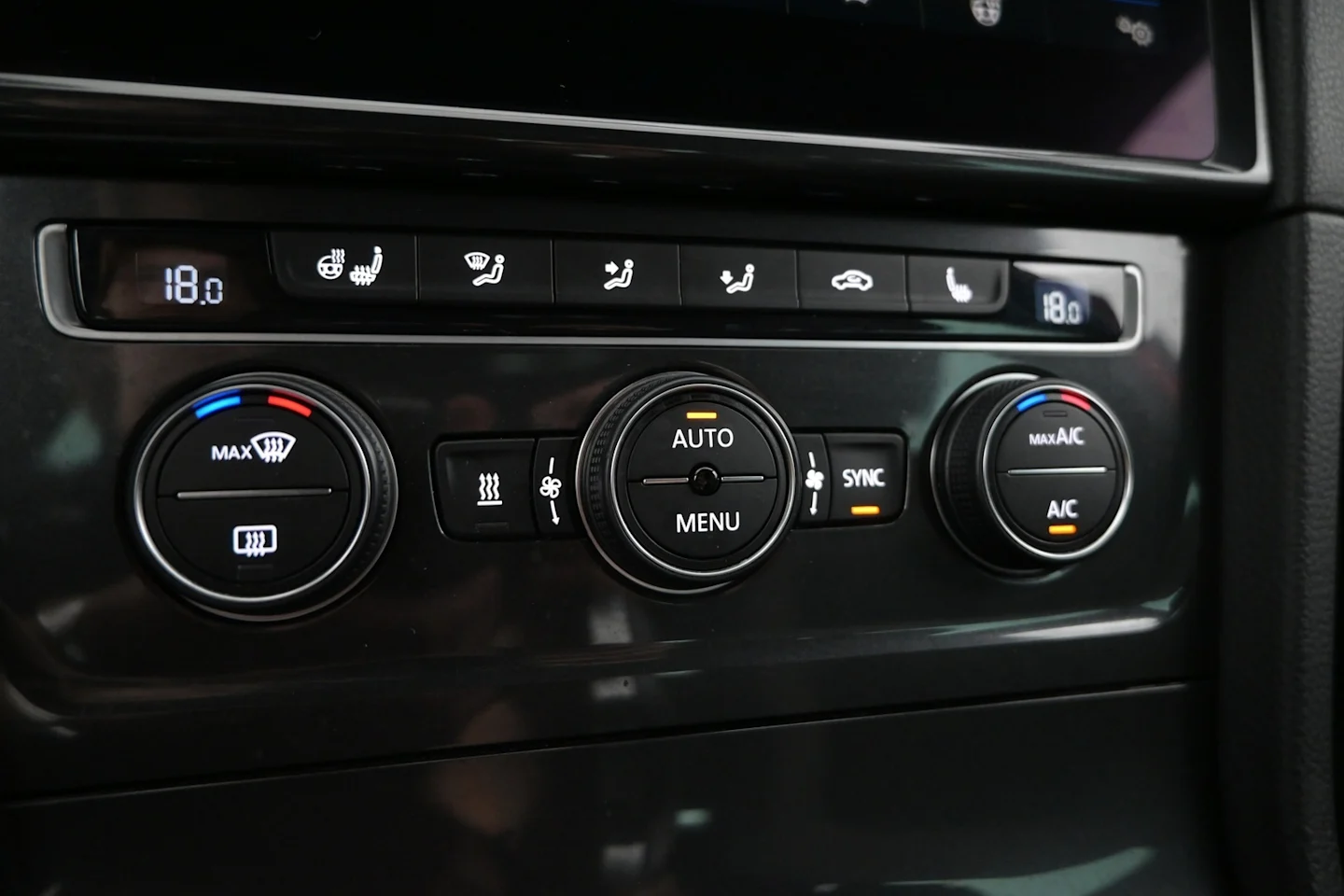 Car Image - 3ESnUwdMVgnO9mYlT9yH79