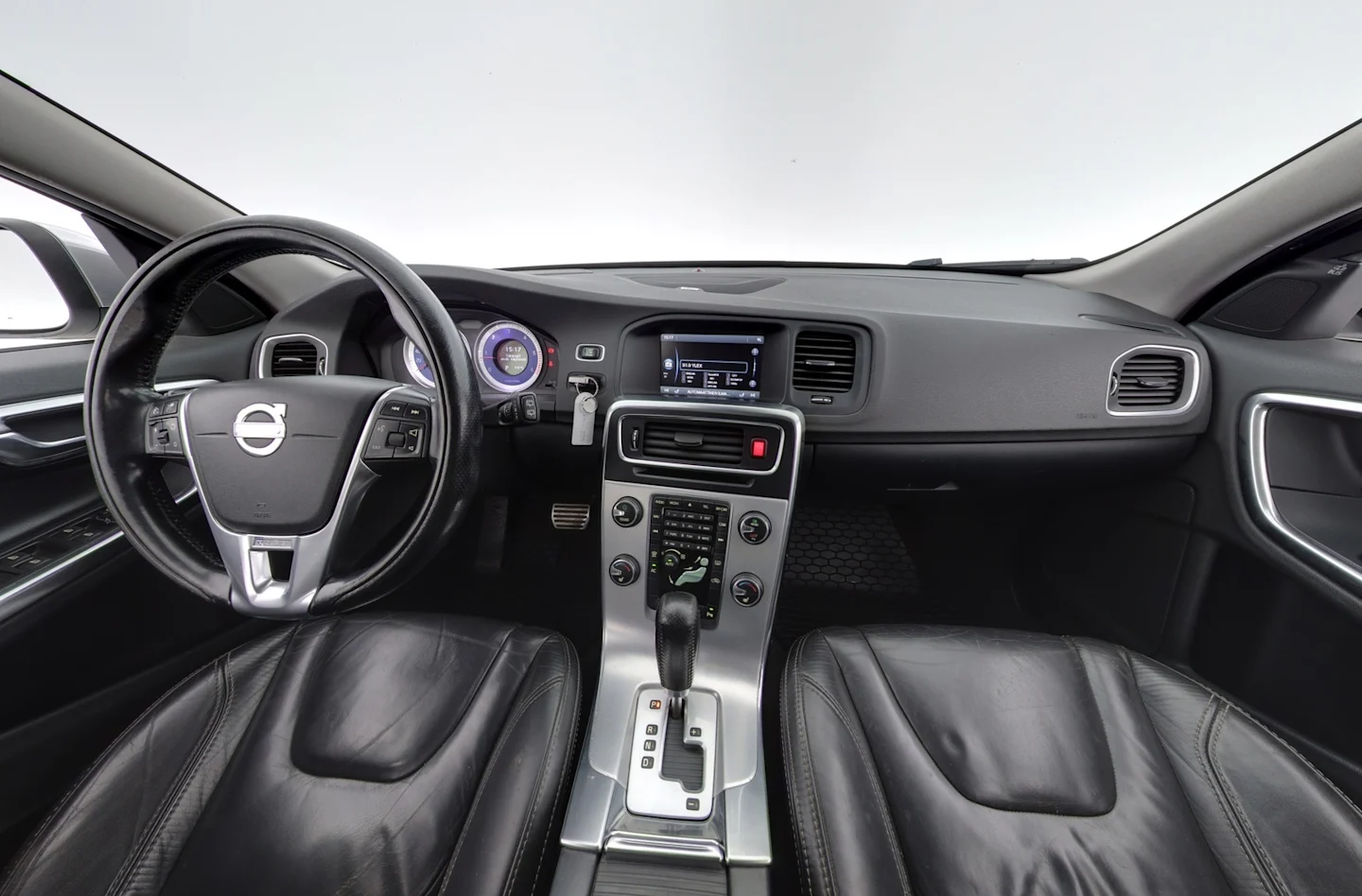 Car Image - 75djZFcxJMzBWvWSkKeMEL