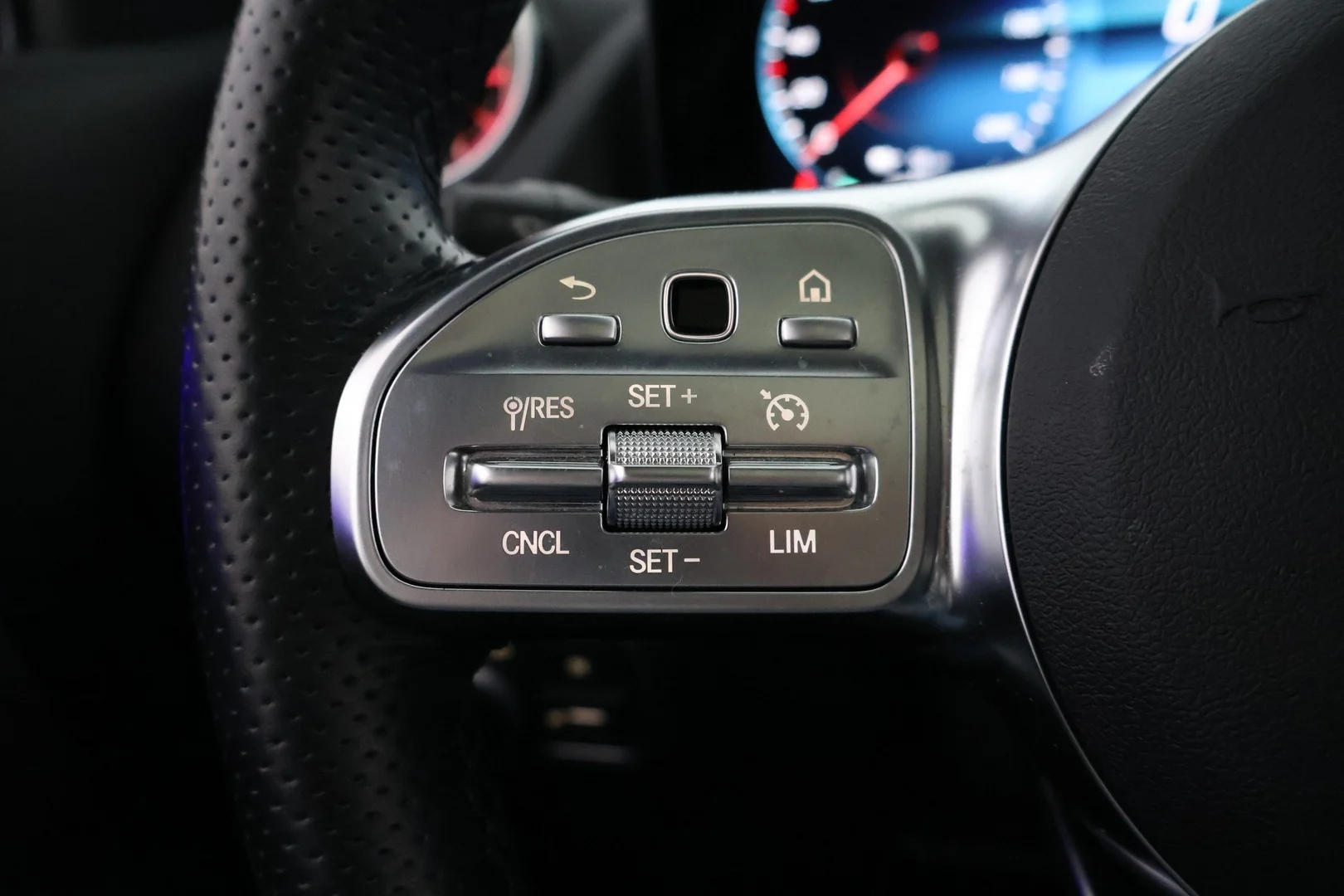 Car Image - 2D9jMyHvmd5784UUpkgluo
