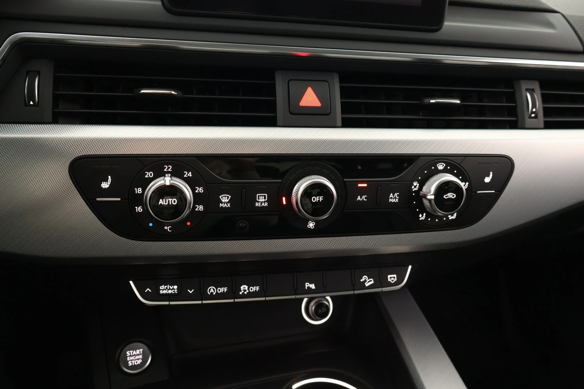 Car Image - 7DQP6AqYNImZzlDm31n17b