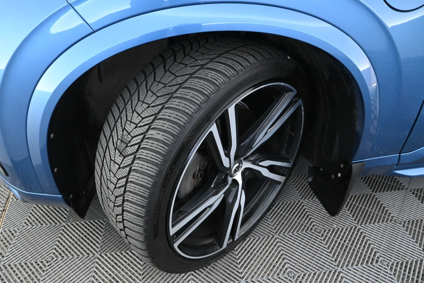 Car Image - N11eYglKLGG481O3l8T0R