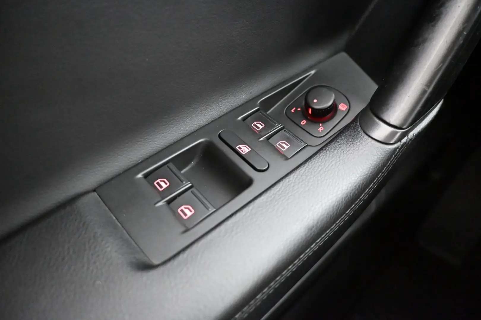Car Image - 5Nhz8y2aW4YcjxEI20pDiy