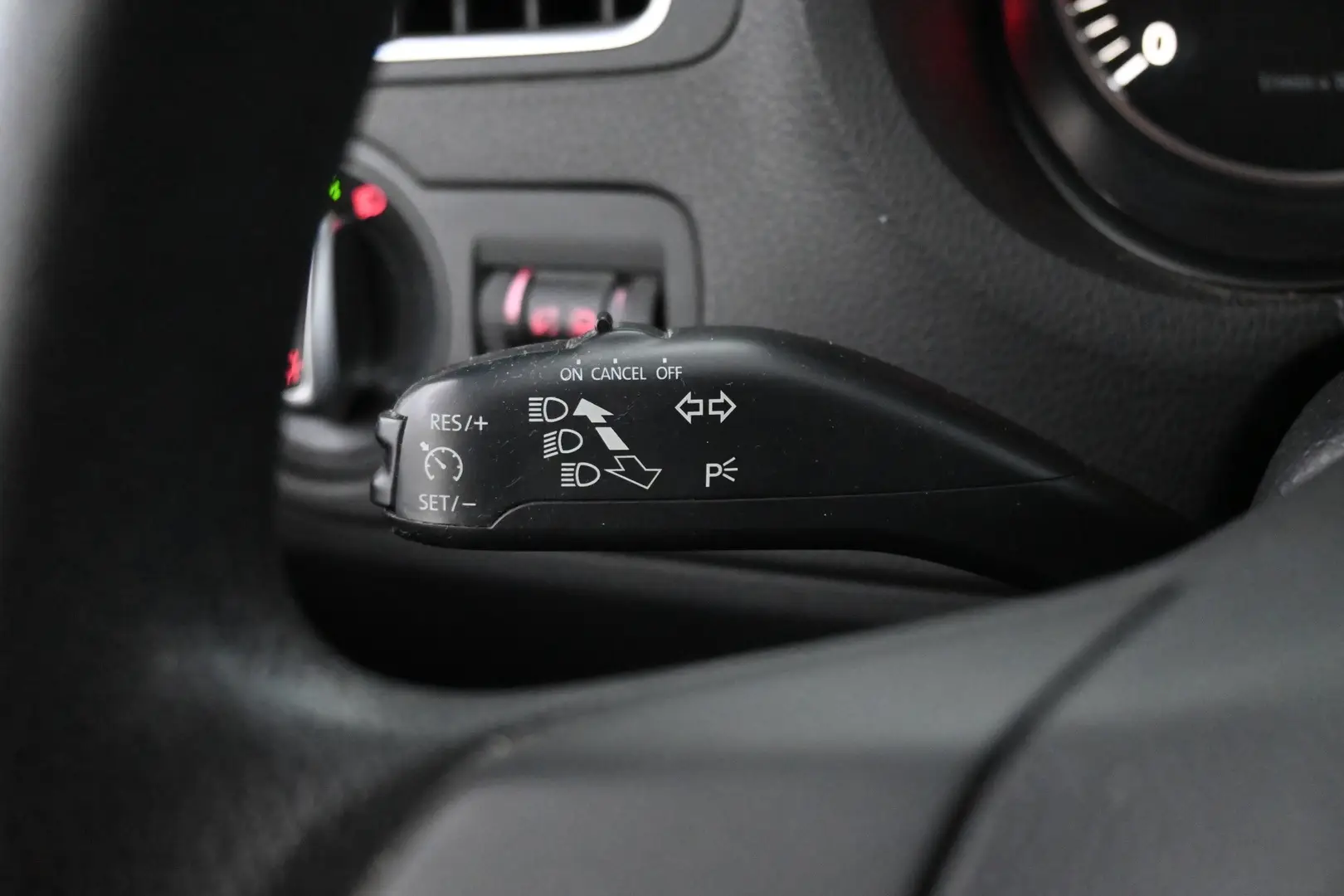 Car Image - 1x6aHRBV1AHN1sk2Y60ubs