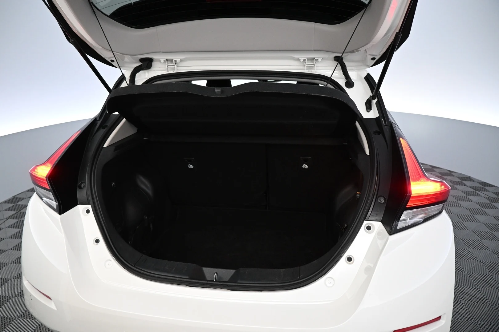 Car Image - 7YCE4guQ1dPQMTclvudak
