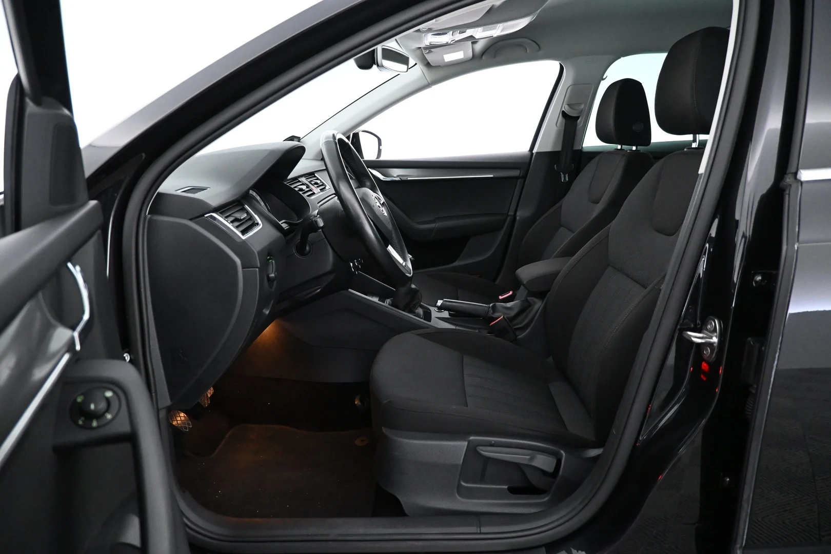 Car Image - 6cBYW1jqgVko9bWZAC2blE