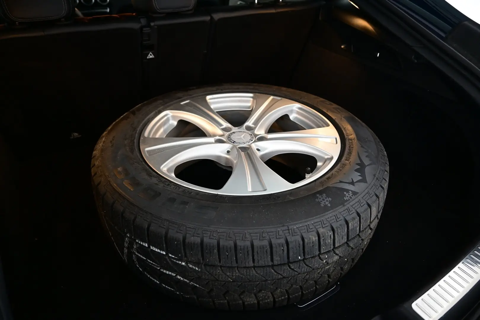 Car Image - 7gIsmEf8VJzSLnhzWmwxeb