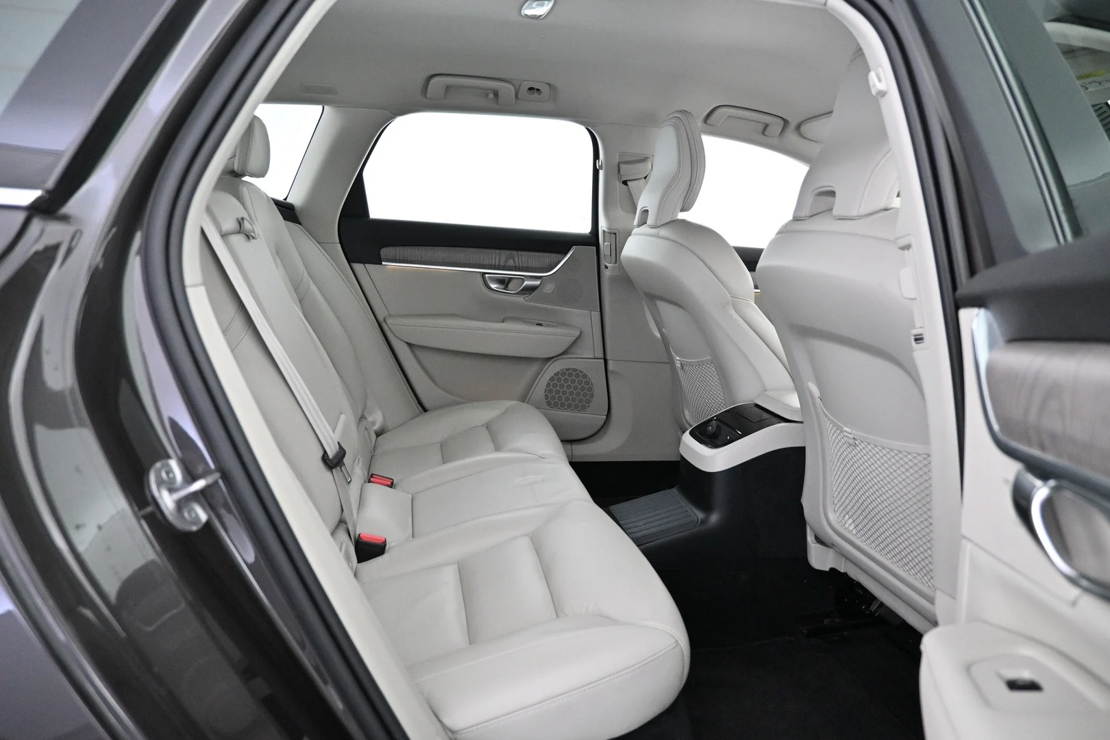 Car Image - 1poM6ld5W9qUoDDzLonBj6