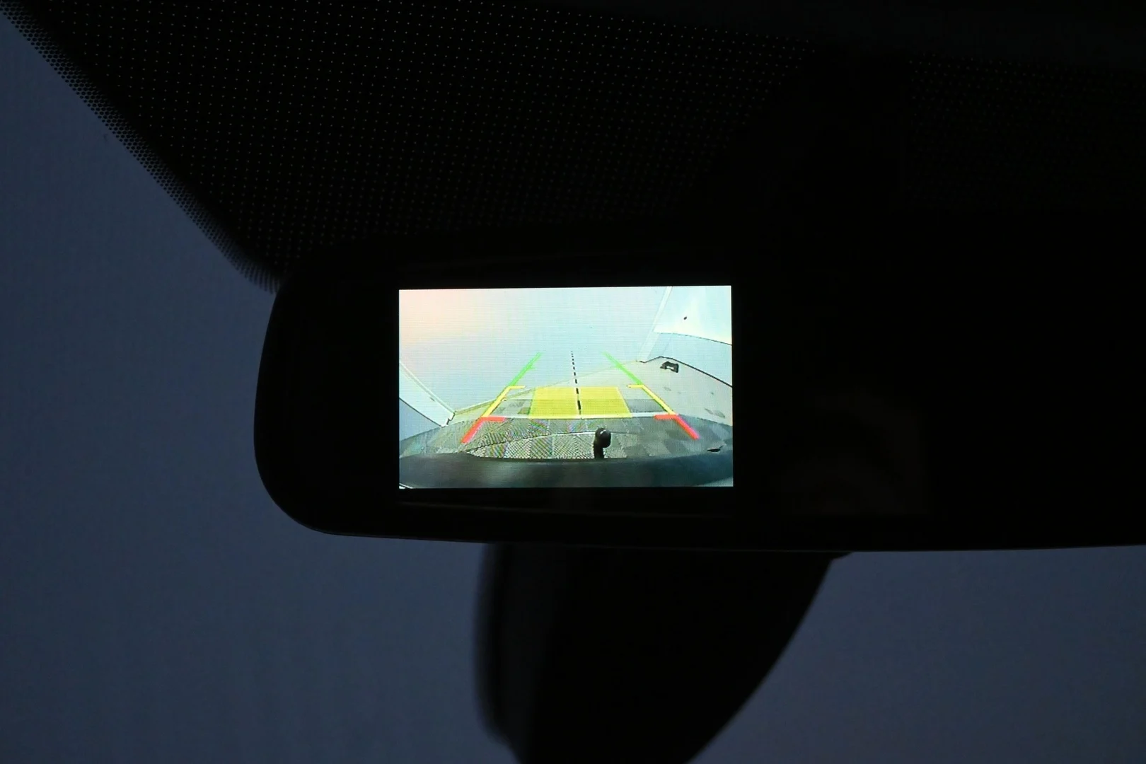 Car Image - x4MdXSkkFNh1zgKCjJp1a