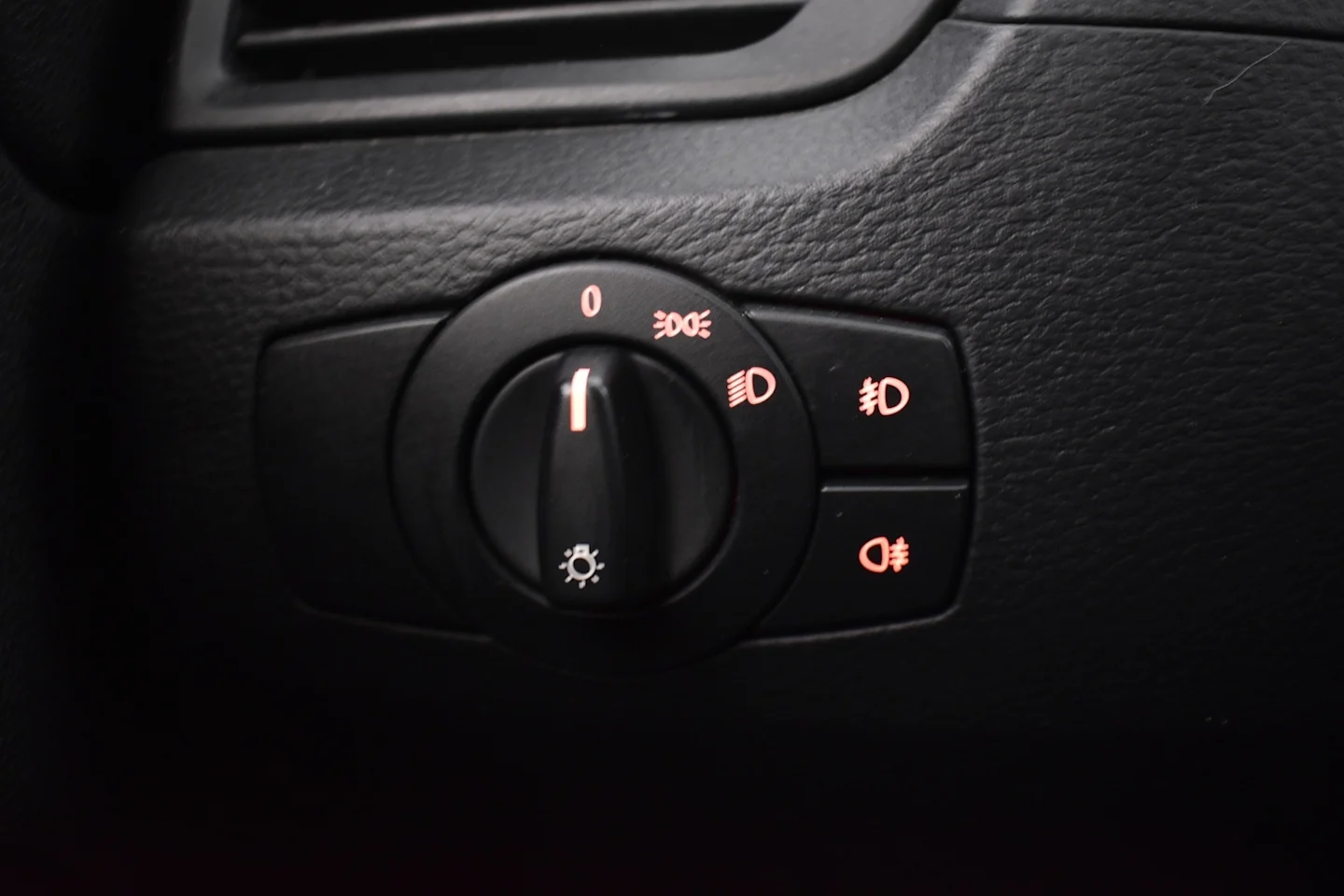 Car Image - 4nBsqiNdIBJt220qY41Tkh