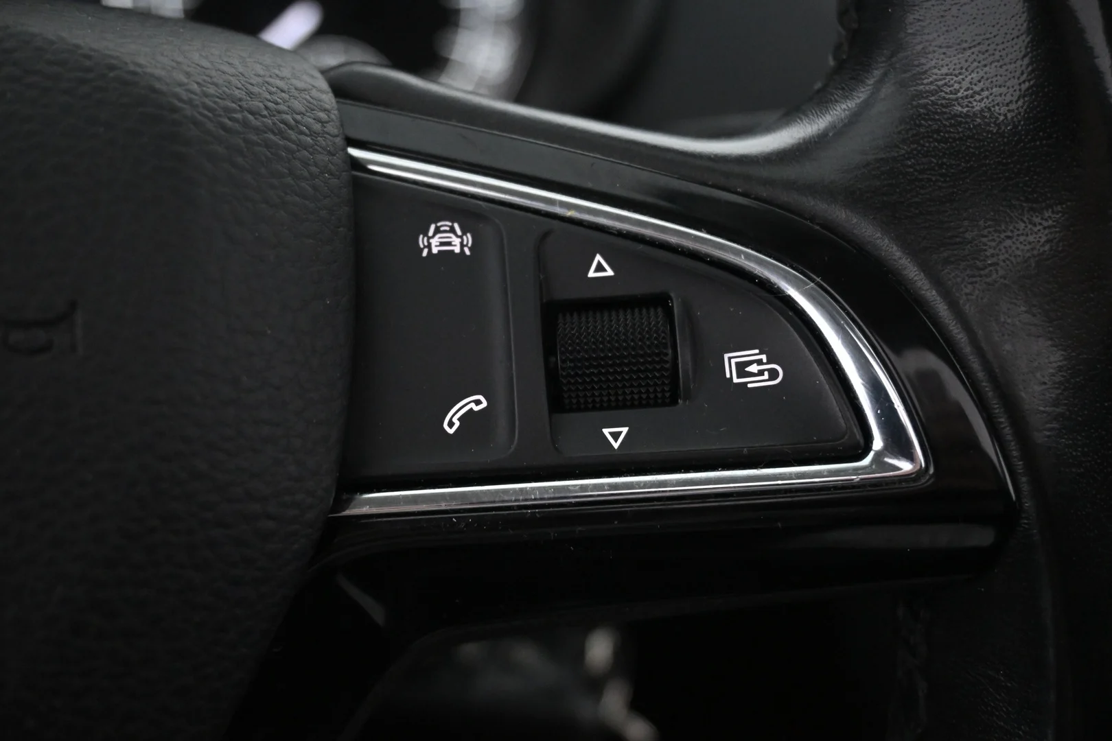 Car Image - 552fj31BgkCTAnbAlvfQiH