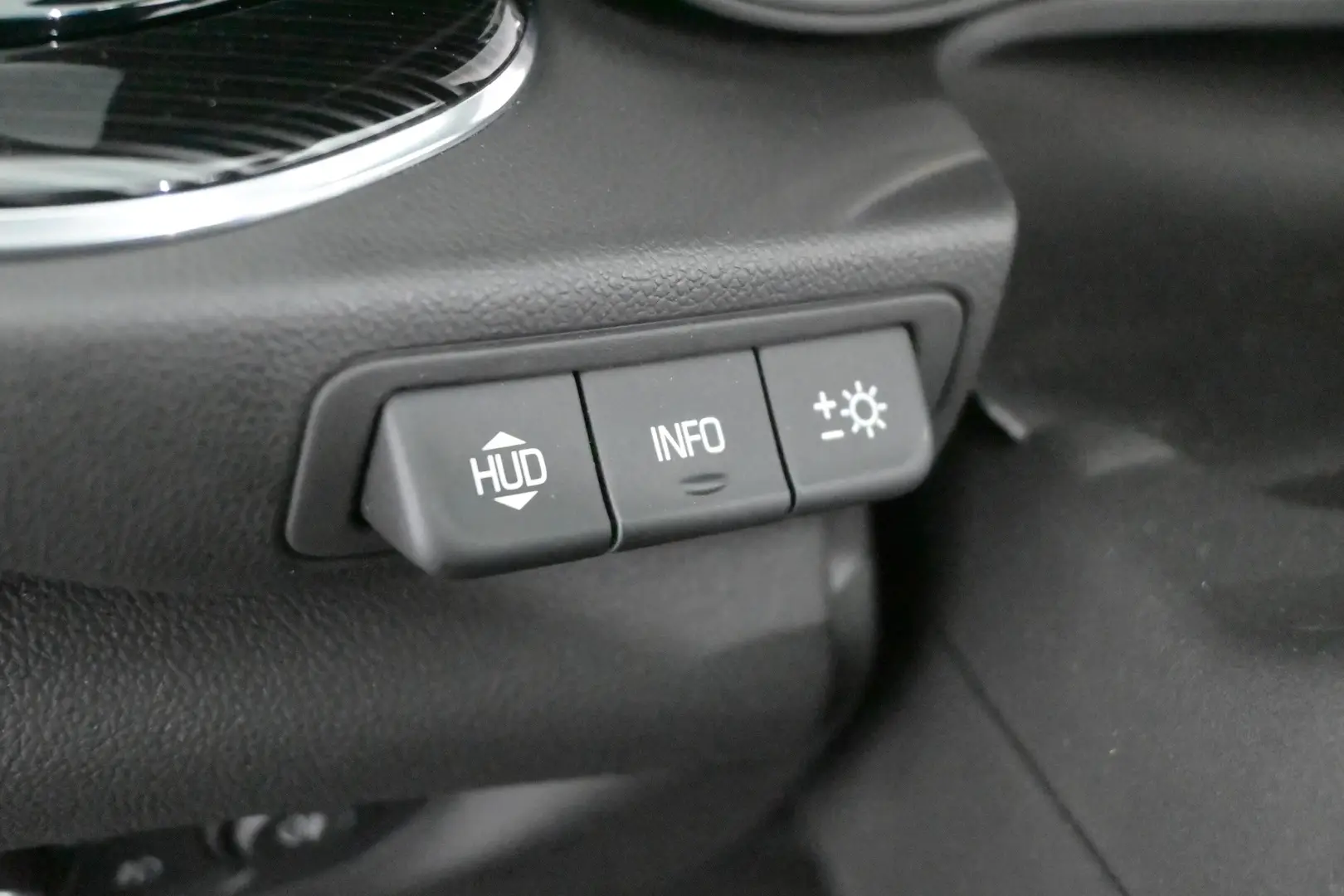 Car Image - 307thW2deAAYzTdgr2ENDo