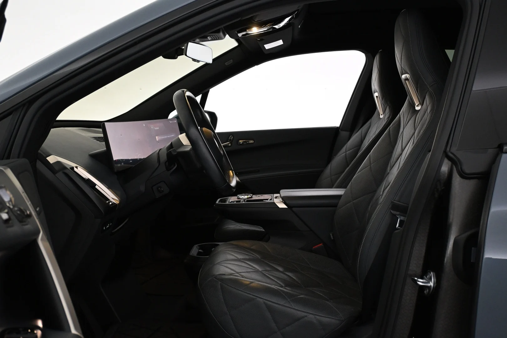 Car Image - 2zbYadMZMNzjxGrtlRPLb0