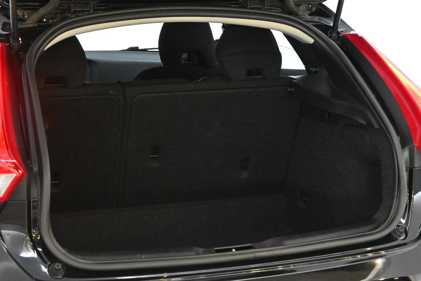Car Image - 7lPIRqiTeBm3JRnAEOPbJK