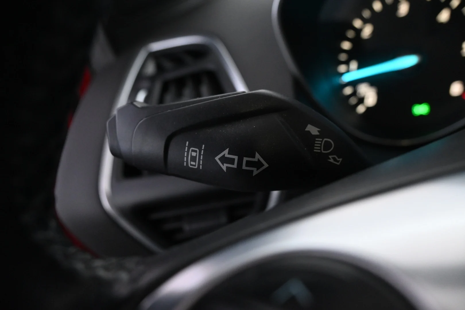 Car Image - 4M9CwUYZBEYrgNSxNn6oRM