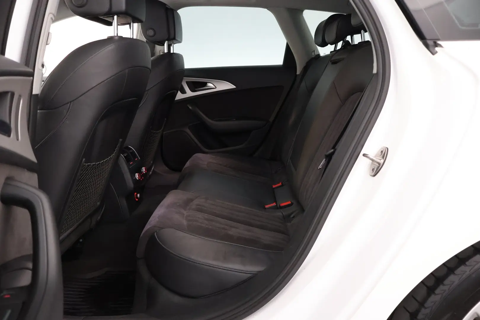 Car Image - 4KSOORdYGLevd6g92Yxo4Q