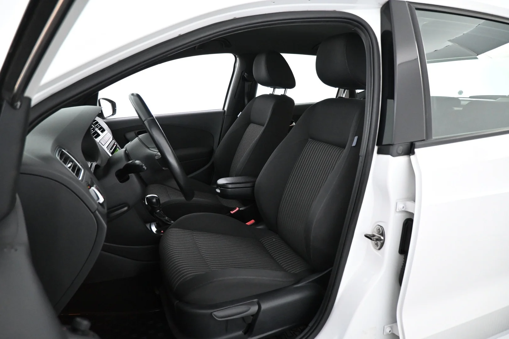 Car Image - 7D5xyKMdXI9SdqTAbaWsPN