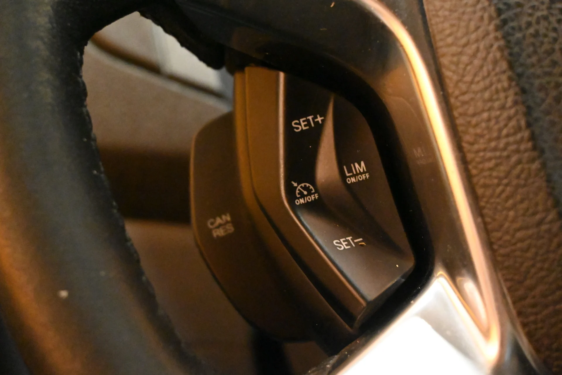 Car Image - 4oyNdENv1OAxTjVjBSLt64