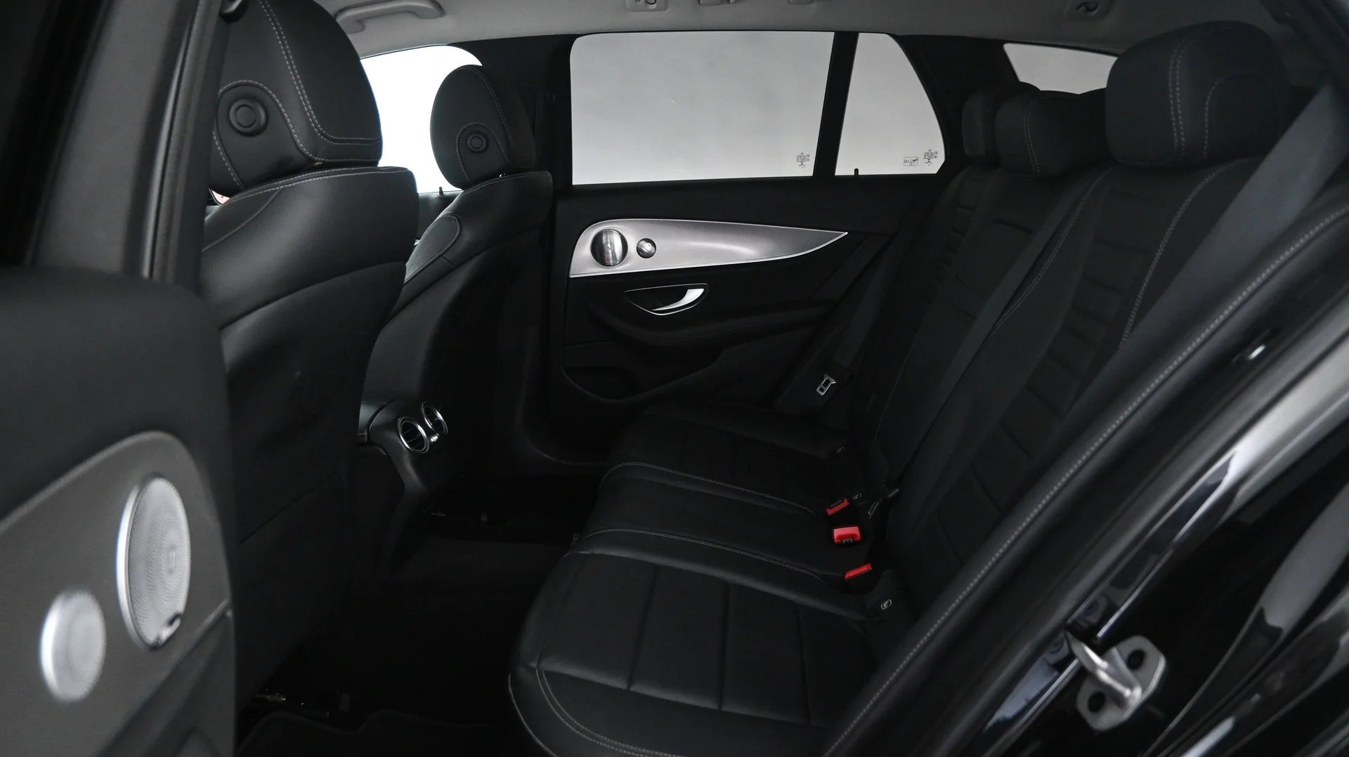 Car Image - 1S9xHCUVZVRDKrLVVogshs