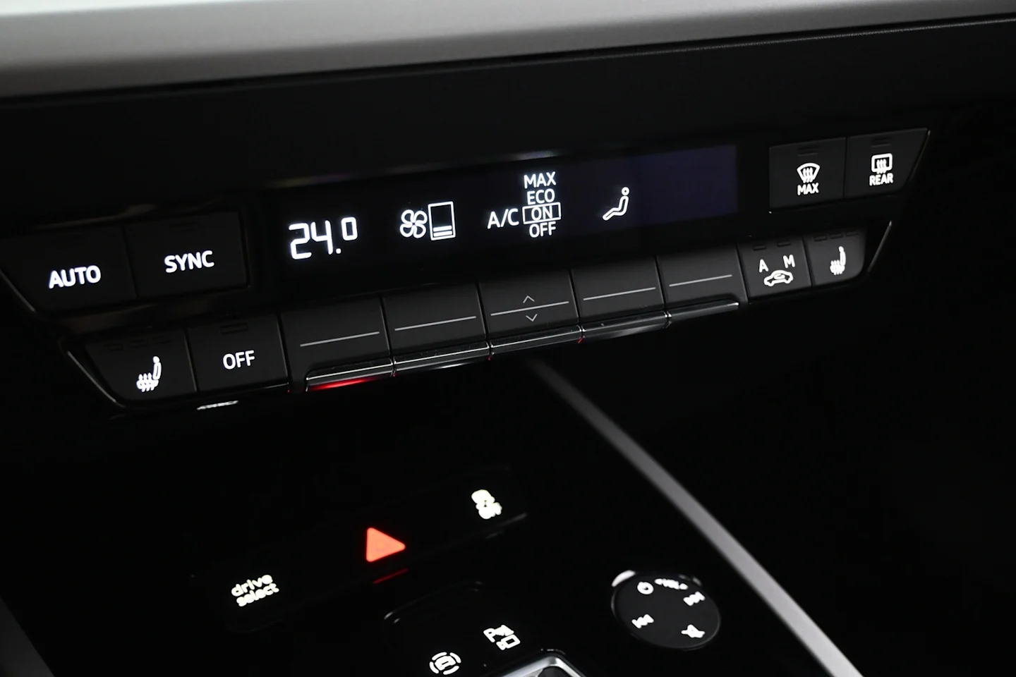 Car Image - PSUqrtPOkip80hH2xefmo