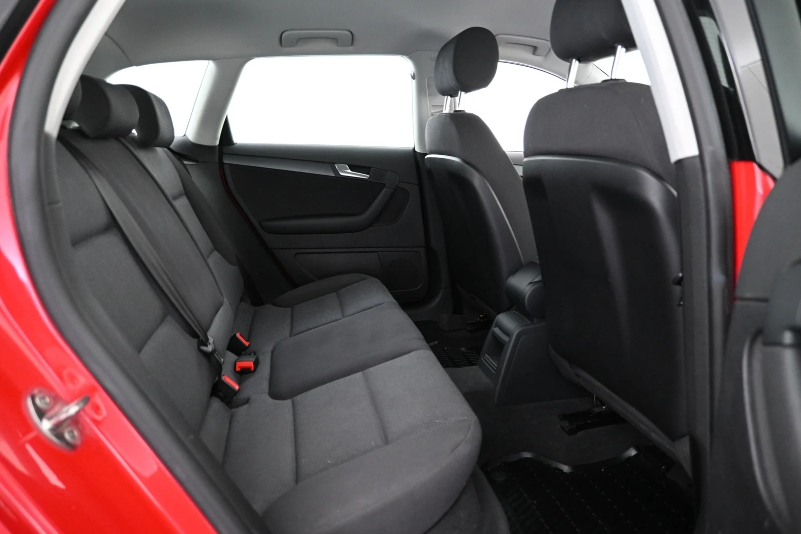 Car Image - 2ns6drg0MINeDFe6iZcxnn