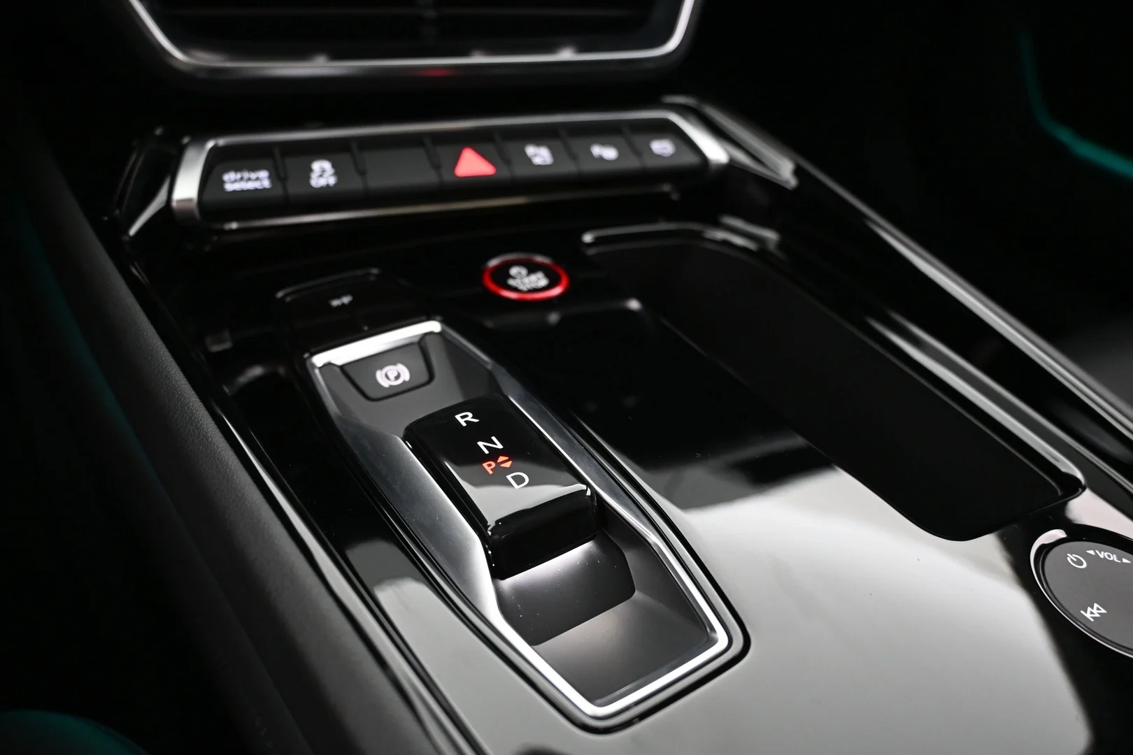 Car Image - 2Z1cQnCnTOl1jcjlDo9D9i