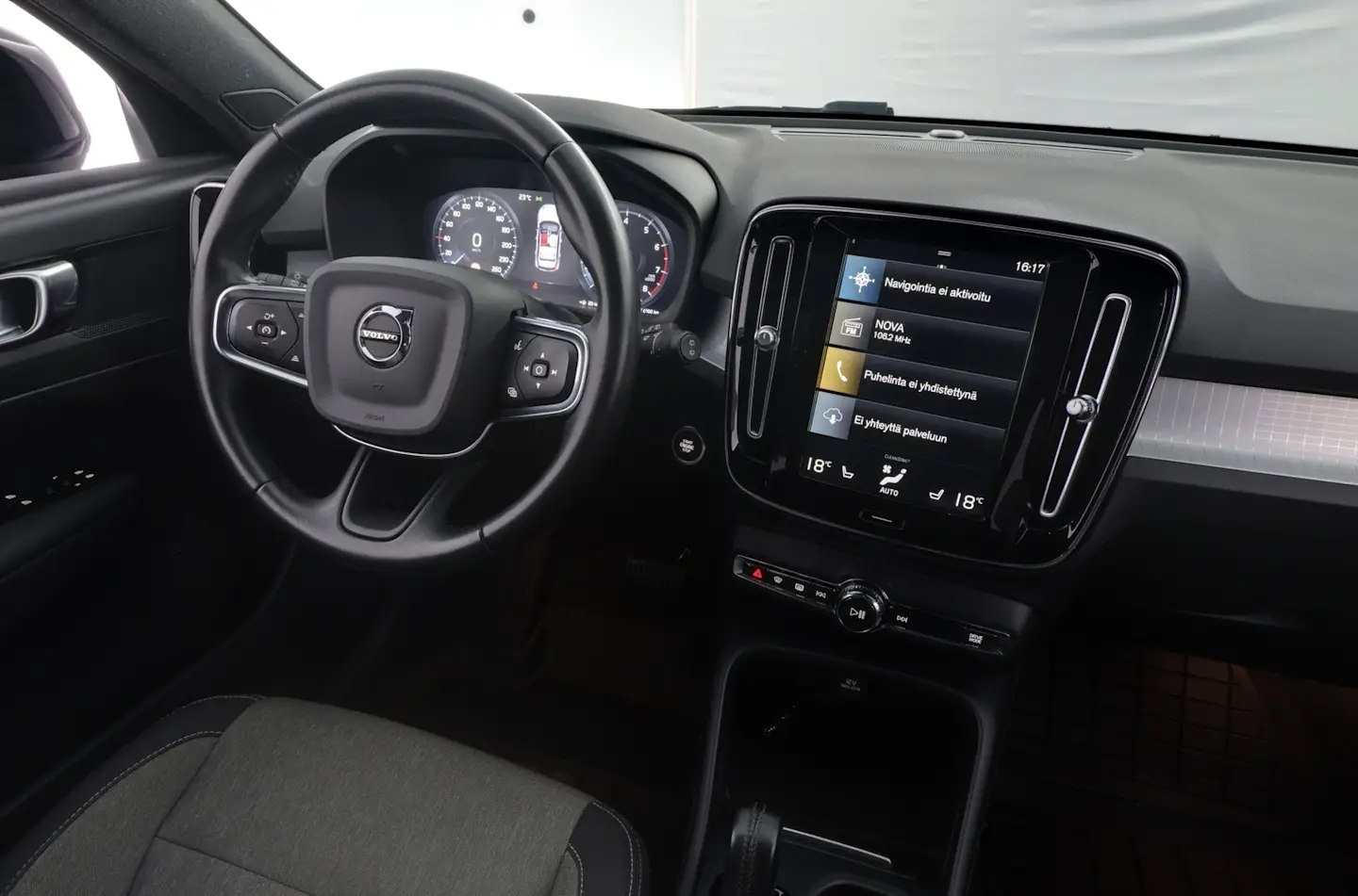 Car Image - bKW2yekrLAqCWqtBVZbd8