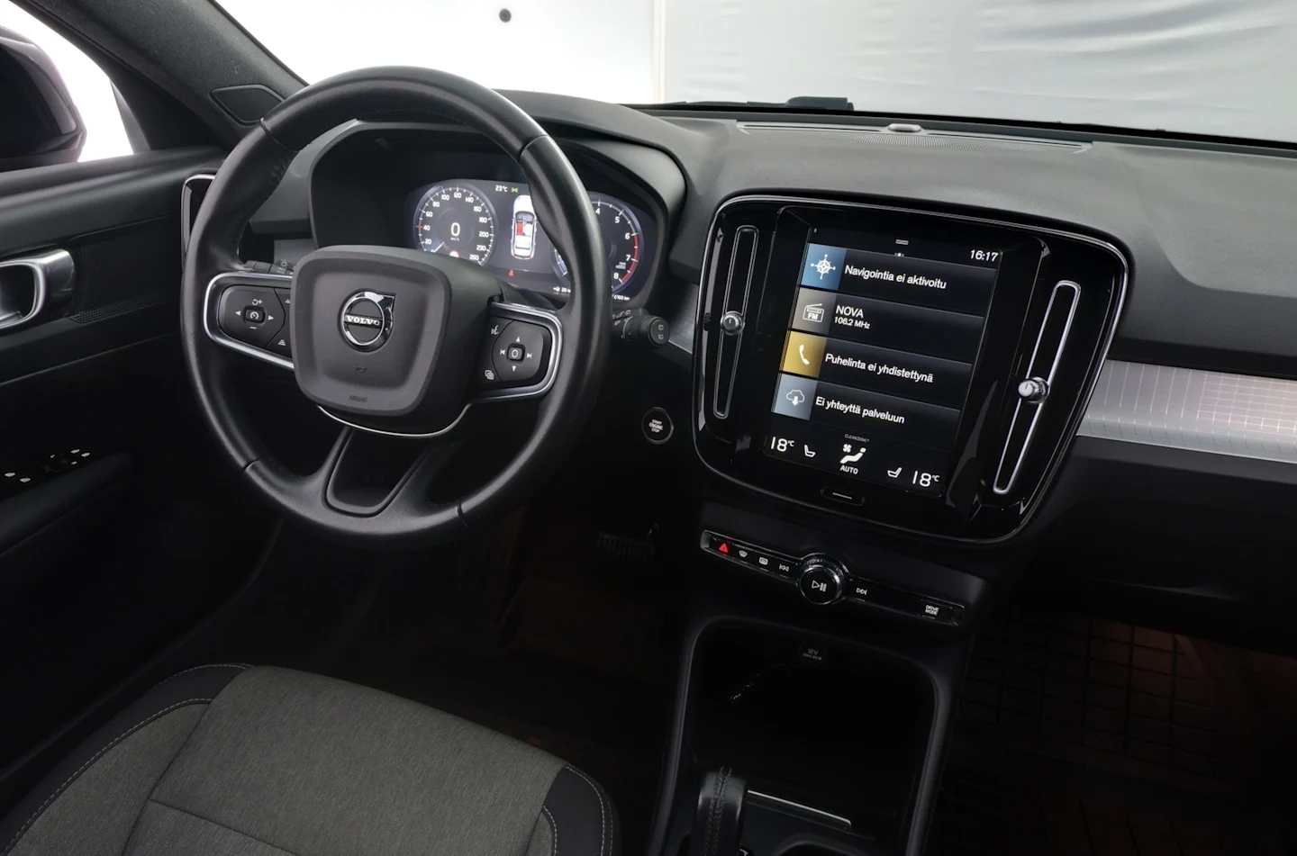 Car Image - bKW2yekrLAqCWqtBVZbd8