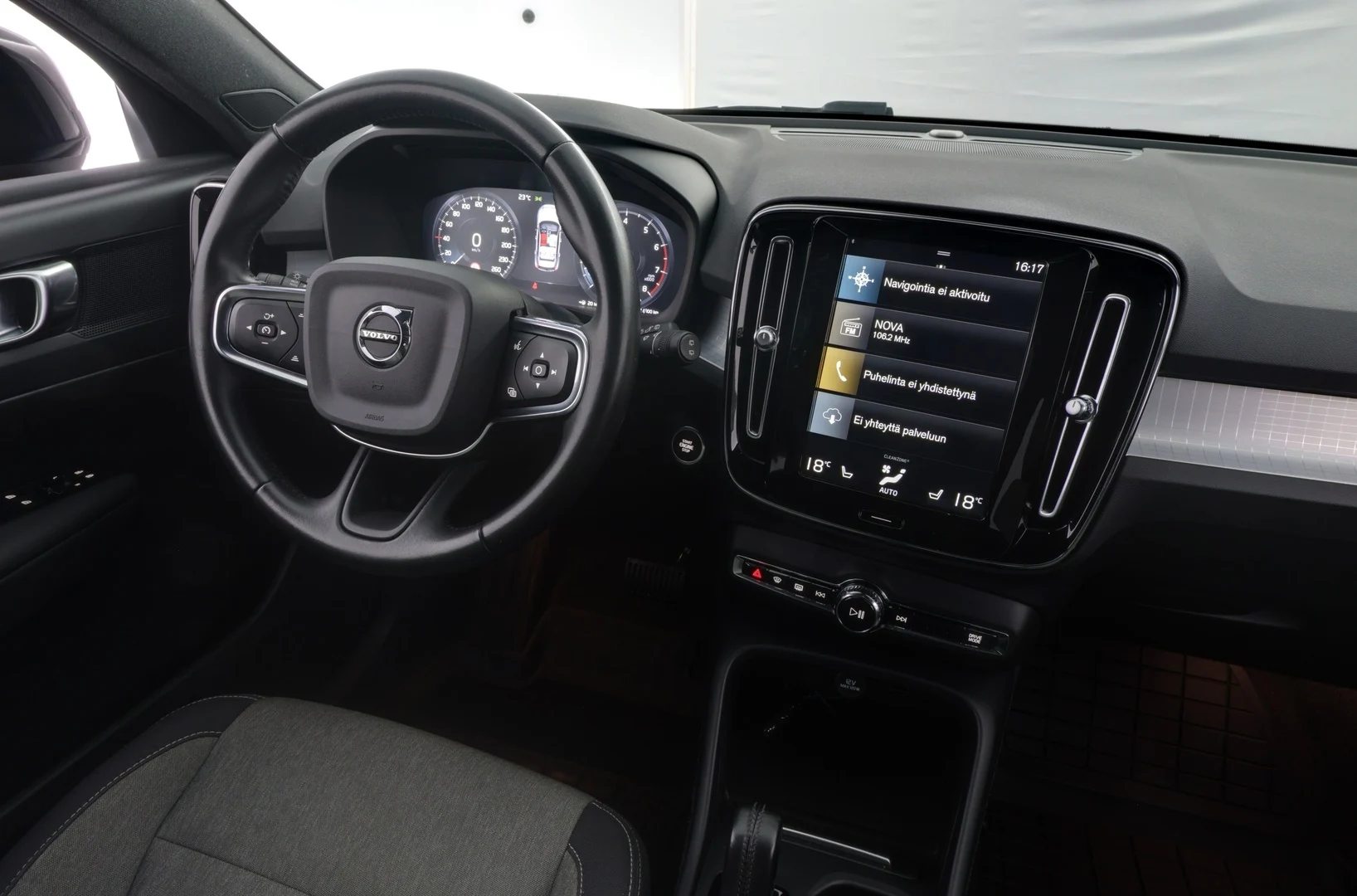 Car Image - bKW2yekrLAqCWqtBVZbd8