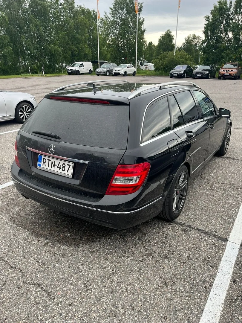 Car Image - 13LYeHBKy1ULsirdjZZ4F5