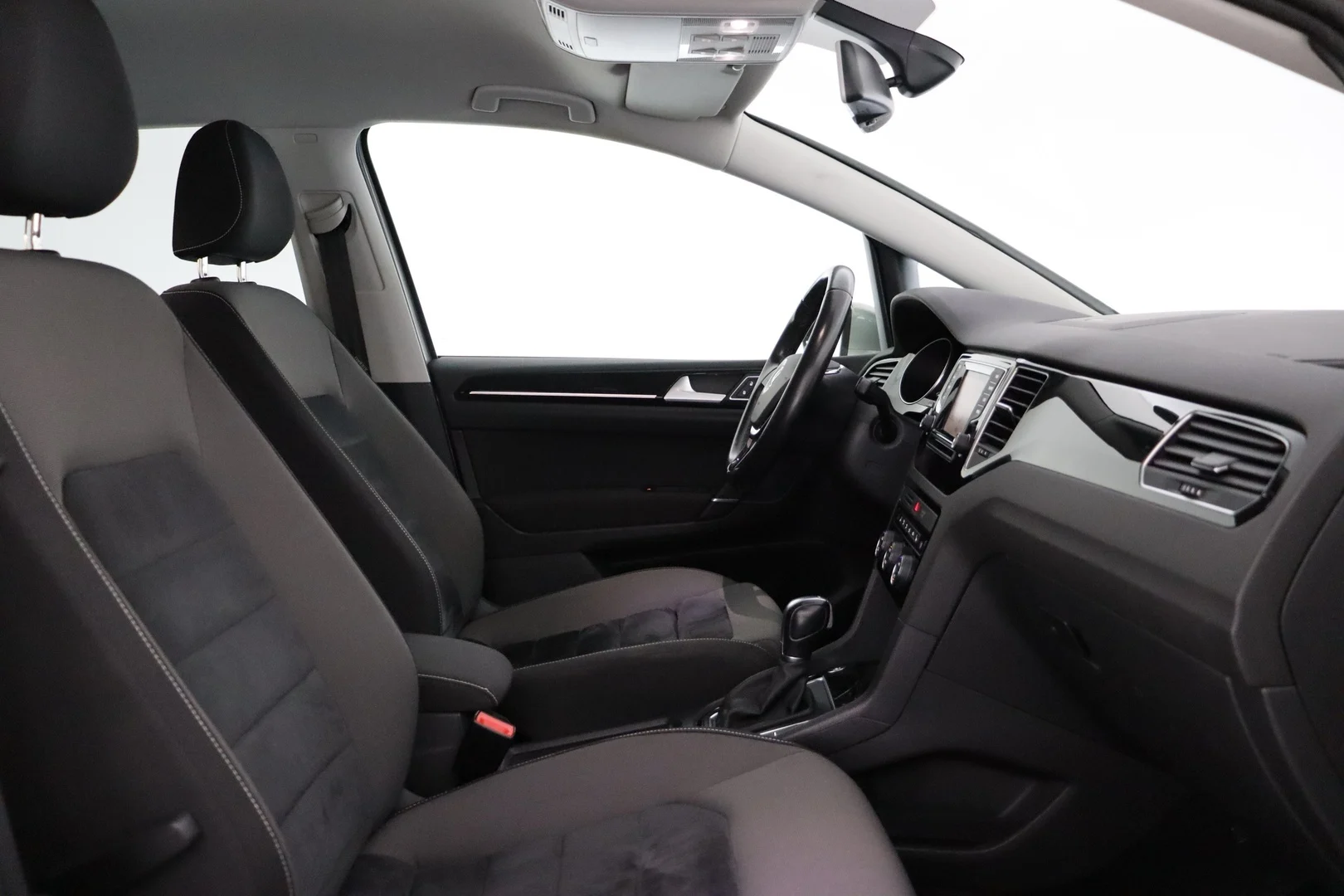 Car Image - 5SeoVFVNLk5K3T7wAUAroG