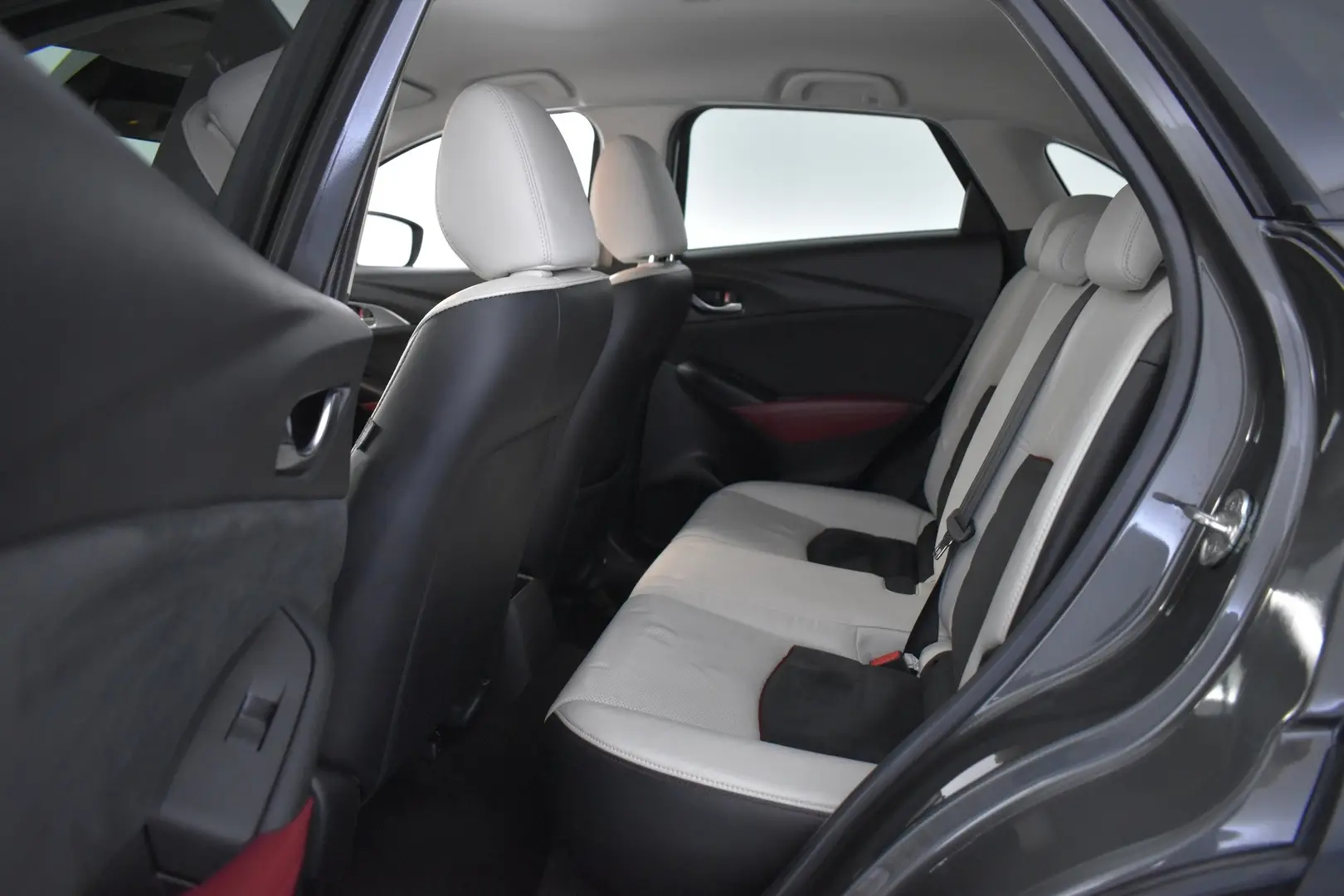 Car Image - 7CT8sakfx6wQki5Lsbk1hq