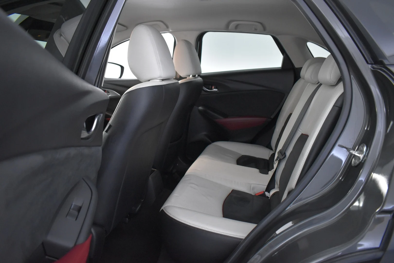 Car Image - 7CT8sakfx6wQki5Lsbk1hq