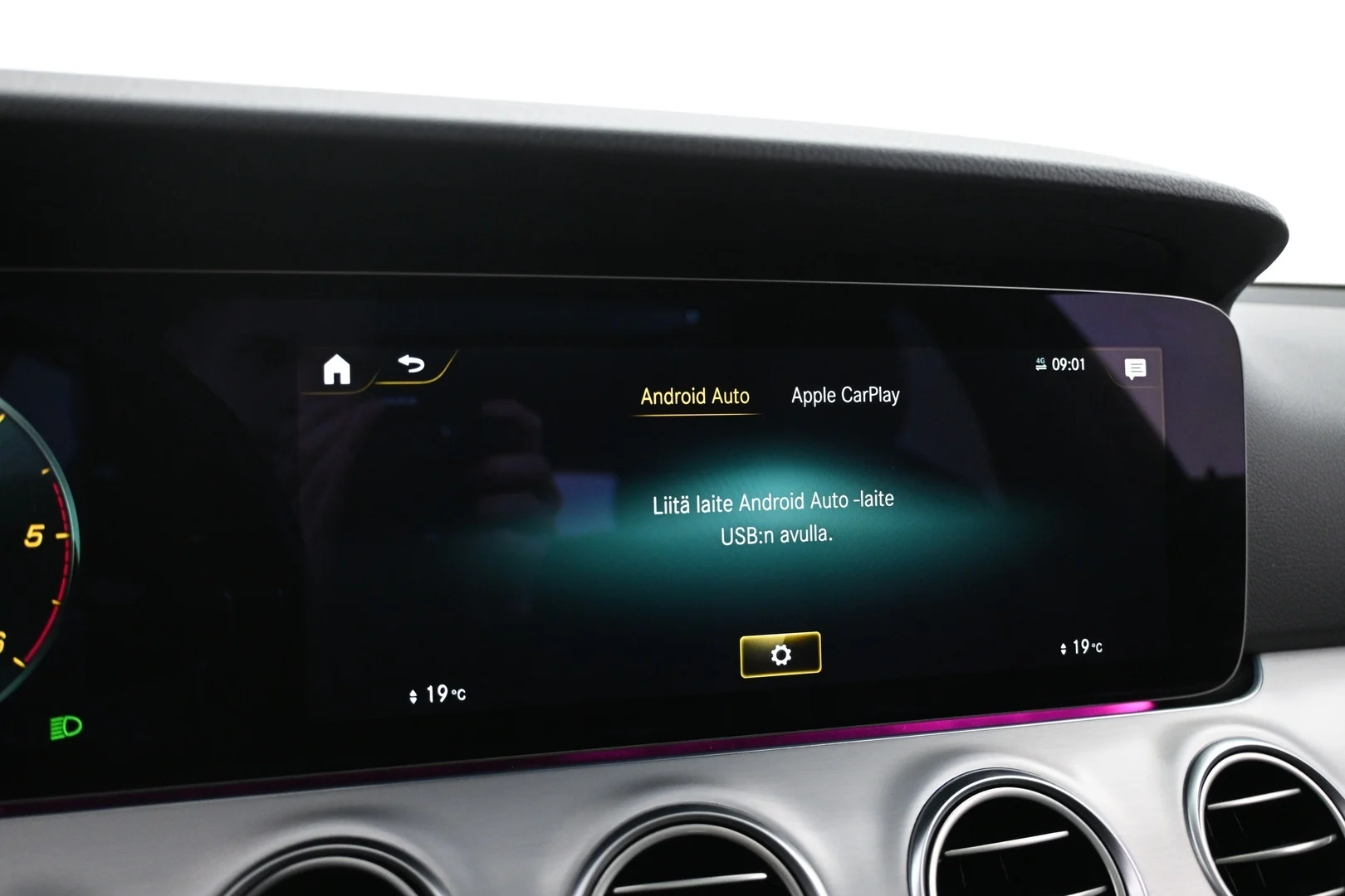 Car Image - 3ShBbBQpWLc8s6zYwTb1UV