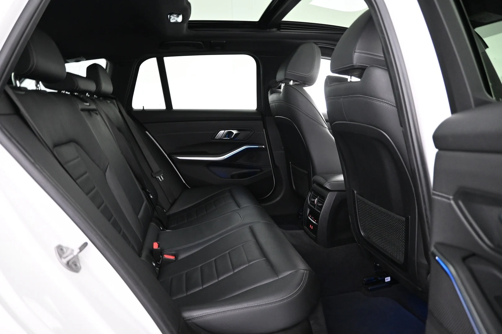 Car Image - RkVrVnKE6FDRYPFCjzIXP