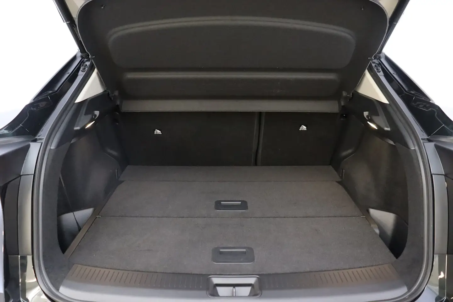 Car Image - crbKO7U2NHkyz48F8DxKy