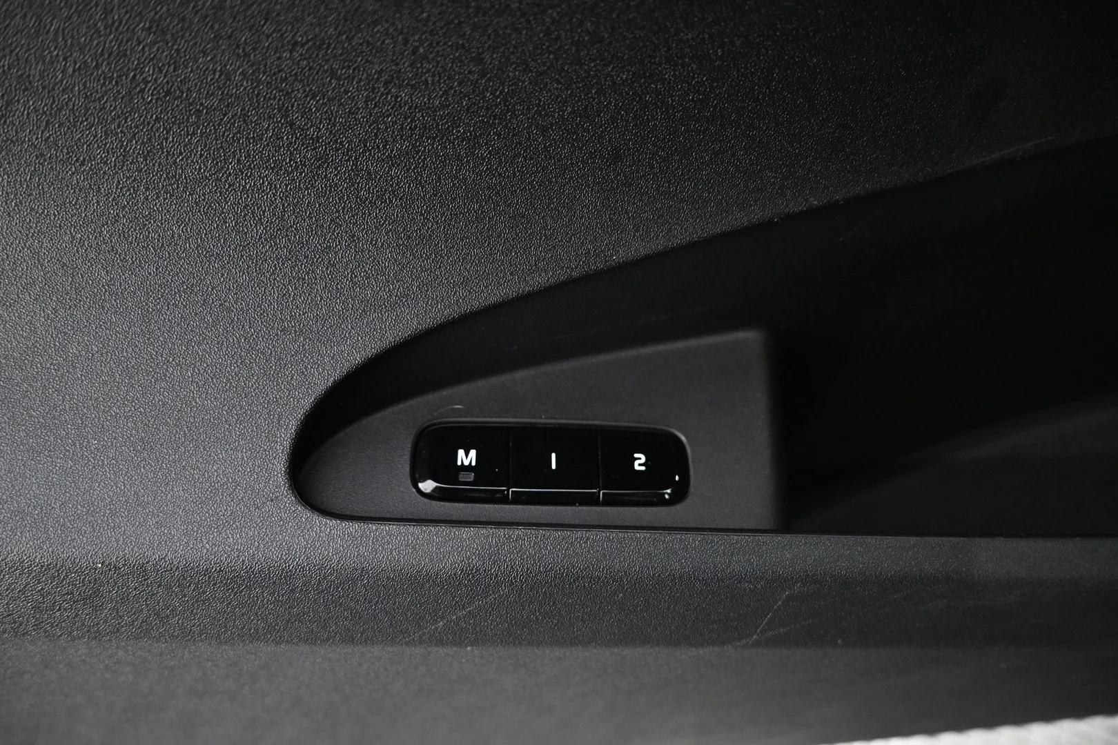 Car Image - 5bulONP0Z9vSwRq3UvfQ03