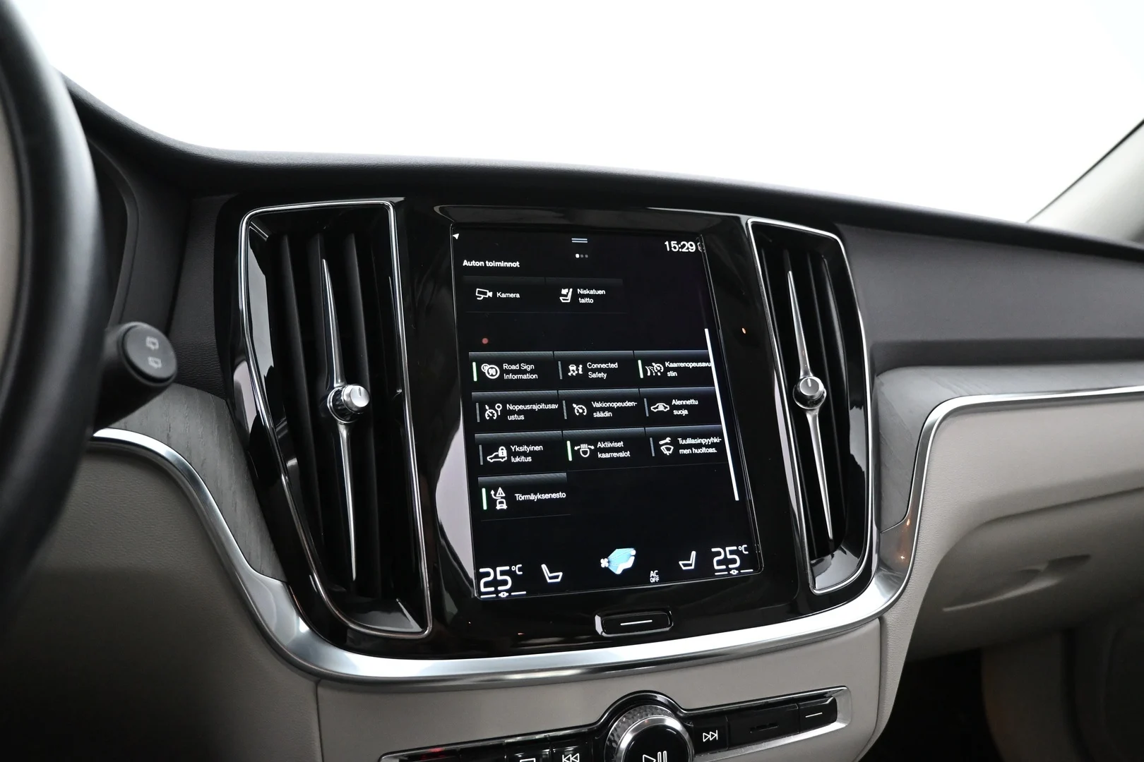 Car Image - BOeo3idWg761DcYUrPY8O