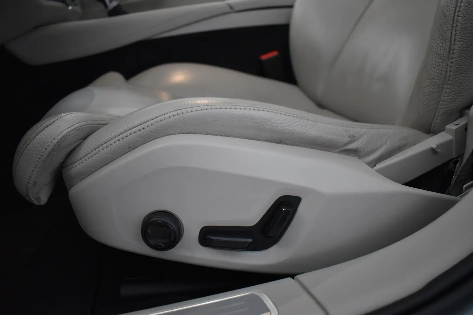 Car Image - 3CPNwNgsBFYMF6OHWsXgNW