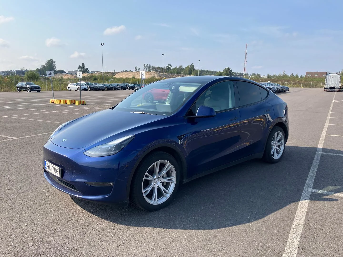 Car Image - hqbkPpFm3EpZ3H1aTdoAR