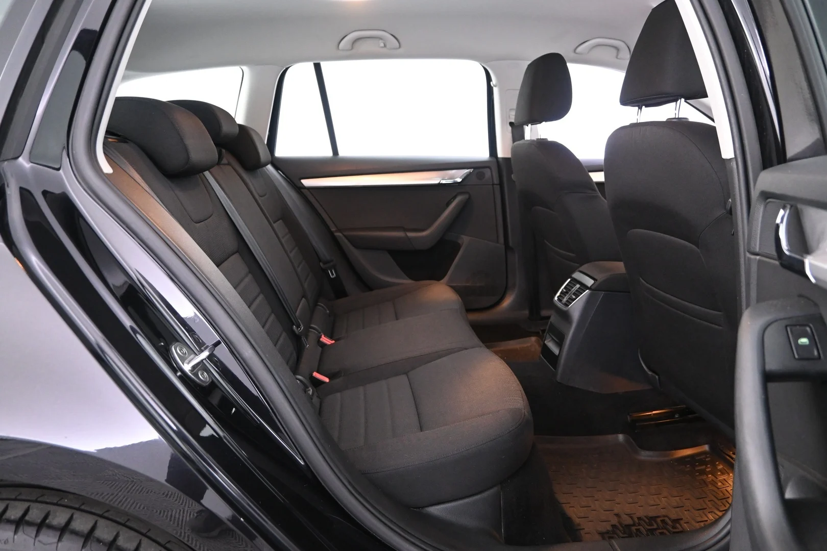 Car Image - 7xfG6Q36RkBtE0JM9B11Ft