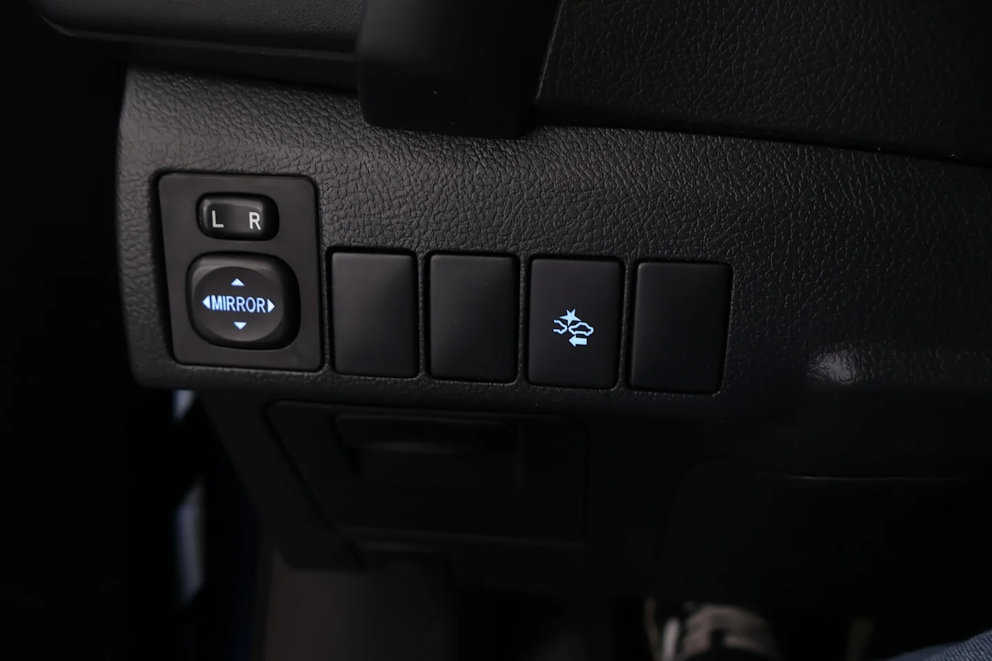 Car Image - 3dyTivQyV4aZX7KtR18IL5