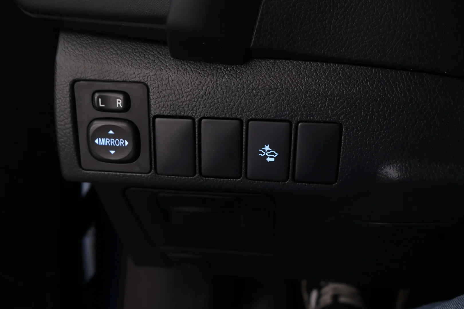Car Image - 3dyTivQyV4aZX7KtR18IL5
