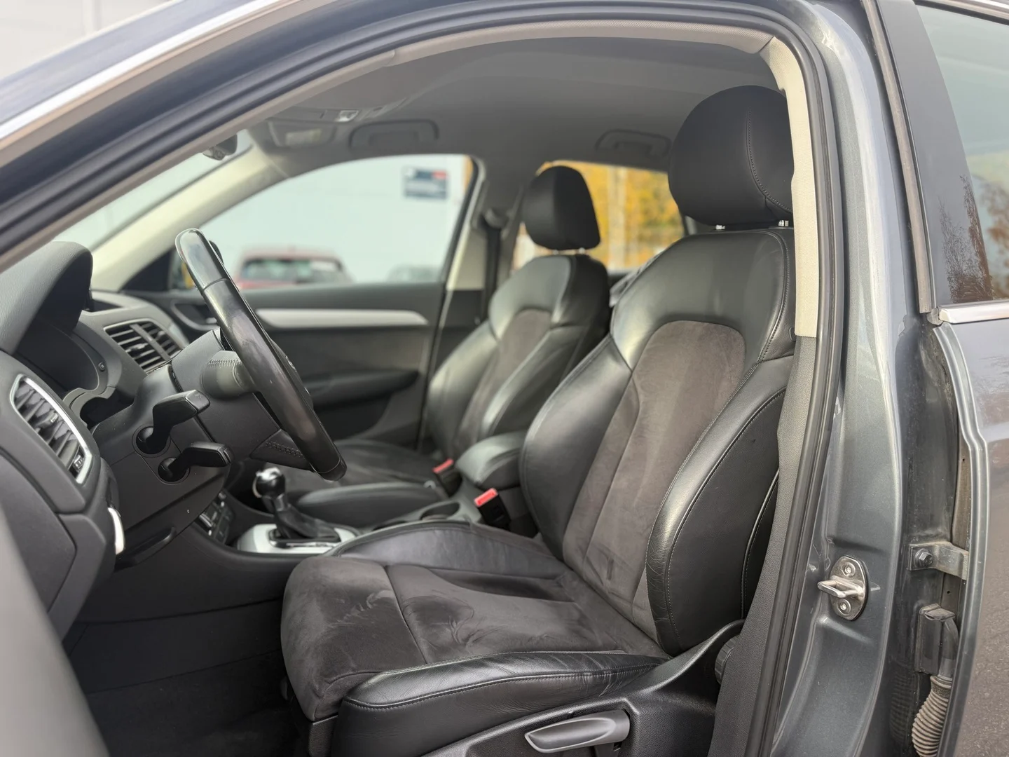 Car Image - 3RCLyu2sFYxw3xlWaQ3asQ