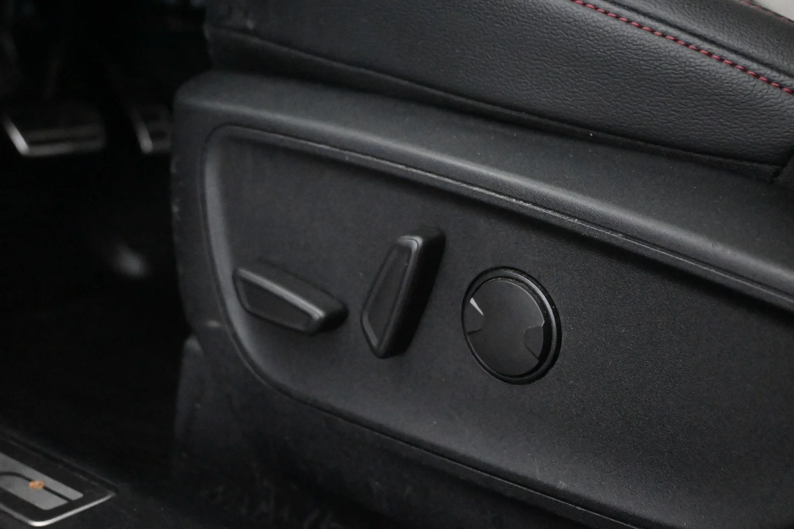 Car Image - 5mVFOqAvlSgodMn4DWQ0OT