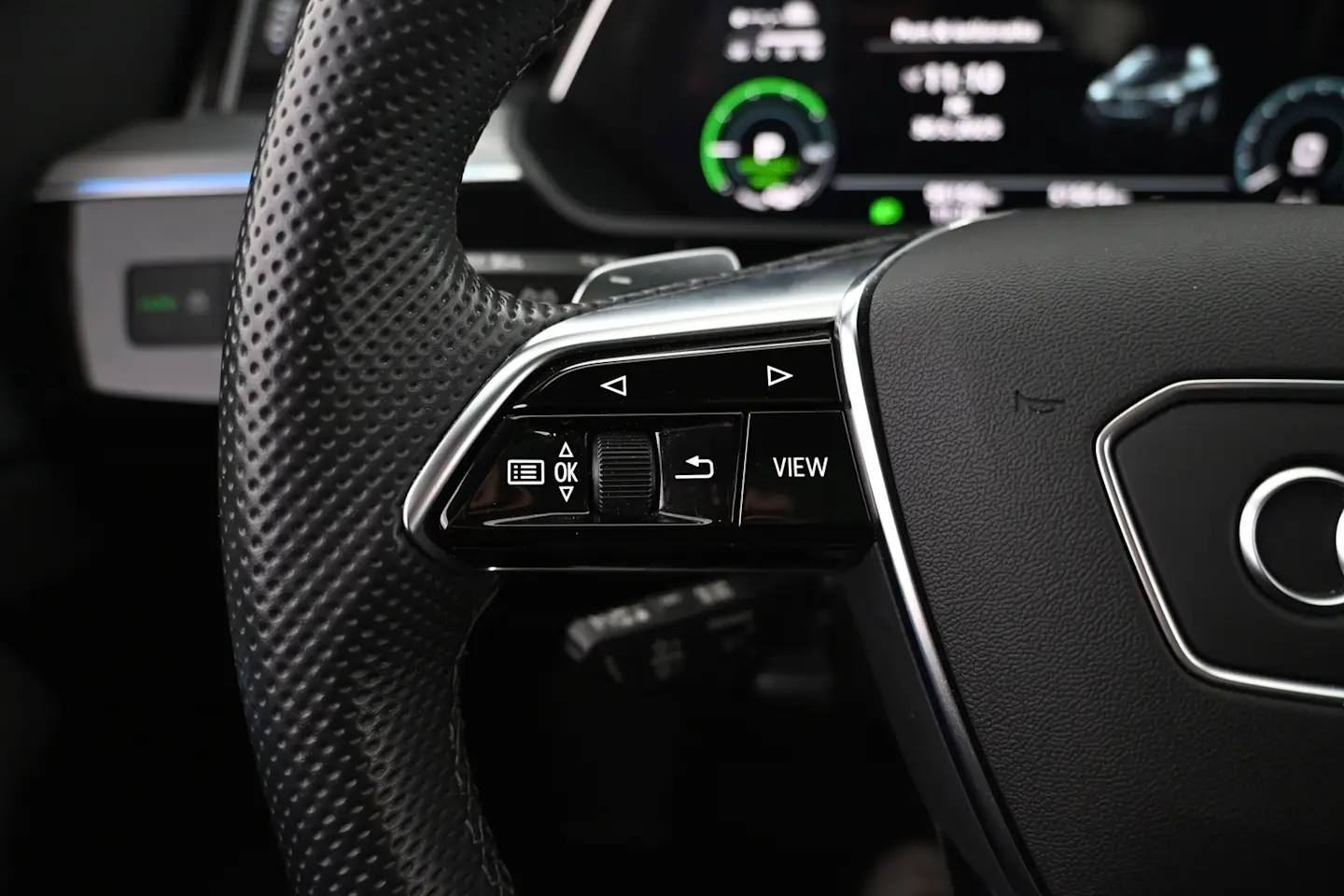 Car Image - 13qKRl2OPLxgjSBJBgMV9z