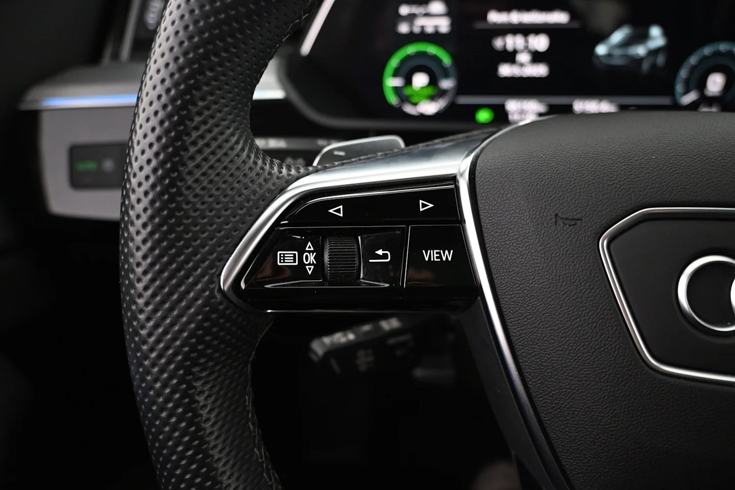 Car Image - 13qKRl2OPLxgjSBJBgMV9z